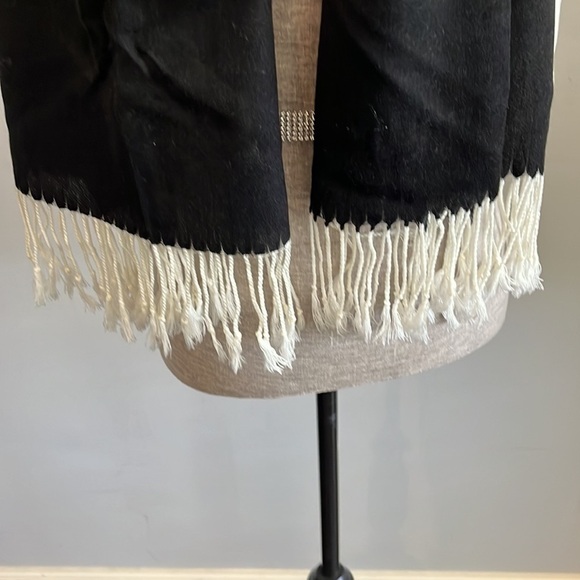 Lightweight scarf/wrap.  Cream and black with floral details.  Fringe on the end - Picture 3 of 5